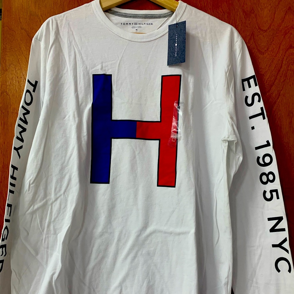 Tommy Hilfiger Men’s Long-Sleeve Logo Cotton T-Shirt